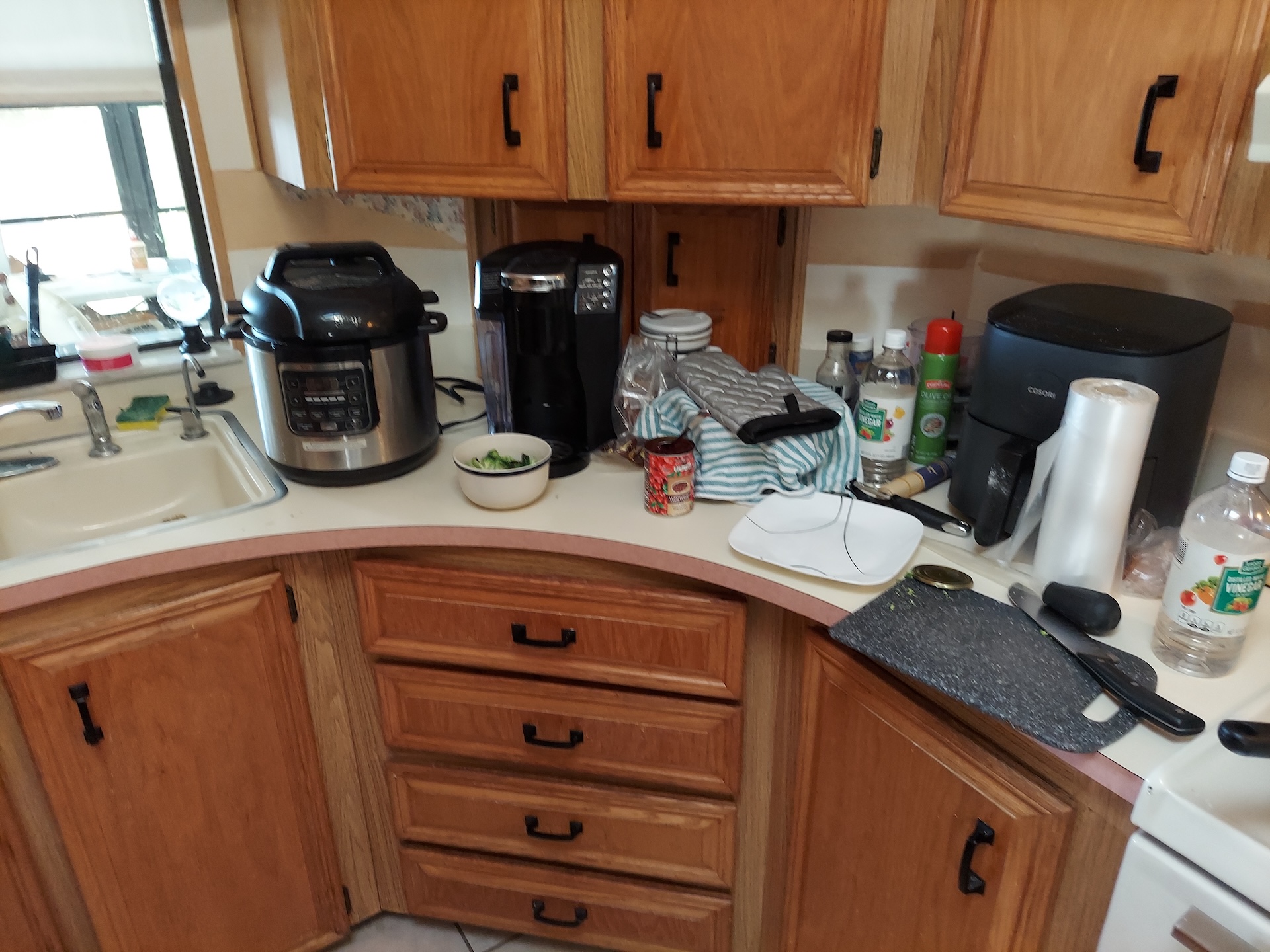 A short written description about the image. Good for accessibility, AL machine learning and search engine optimisation.